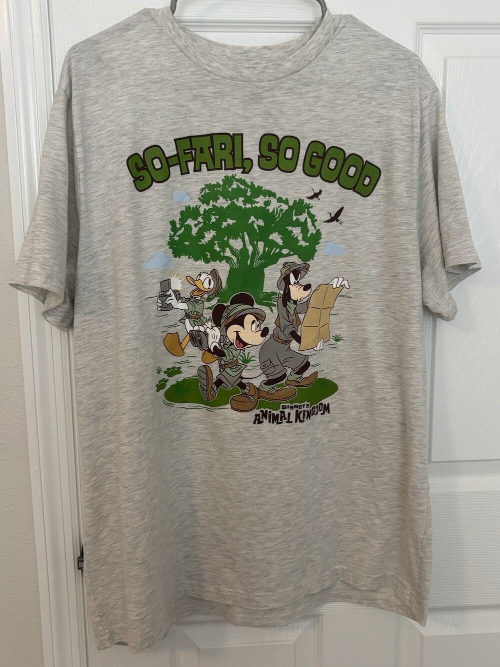 Unisex Disney Animal Kingdom "So-Fari, So Good" Mickey Donald Goofy T-Shirt XL
